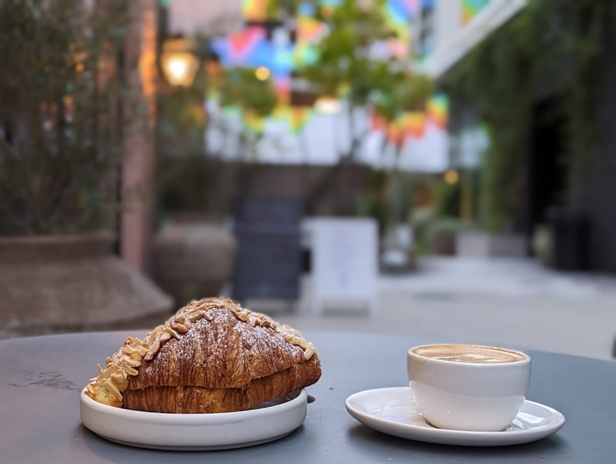 Blue Bottle Coffee - Photo 2