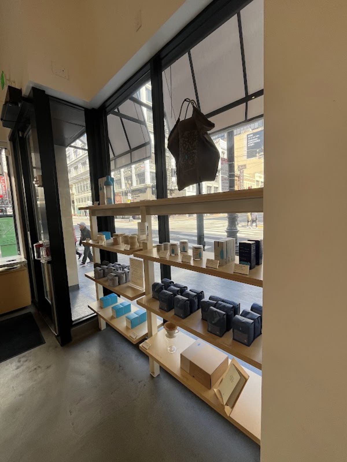 Blue Bottle Coffee - Photo 5