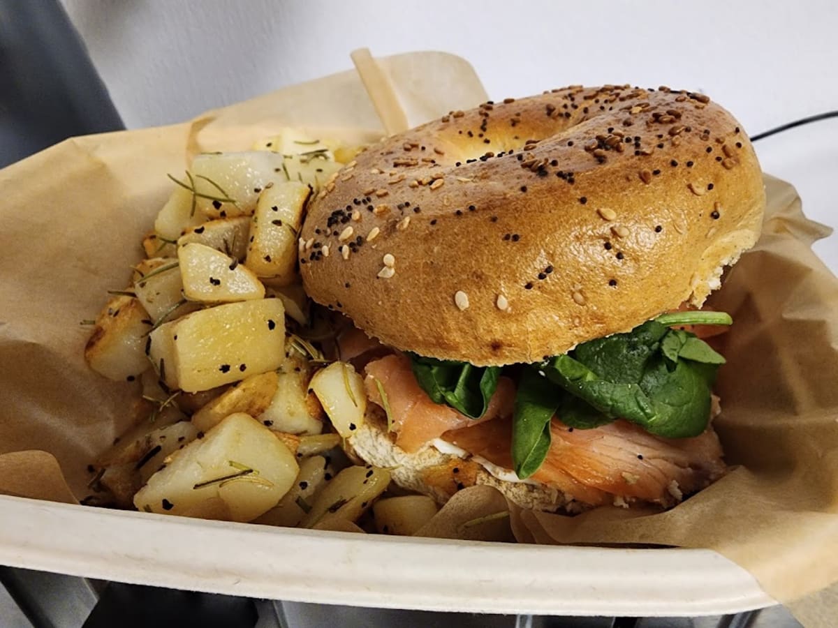 Boozie Smoothies - Photo 4