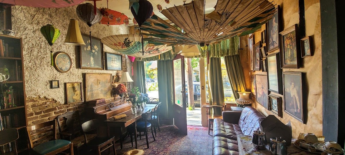 Dr. Bombay's Underwater Tea Party - Photo 1