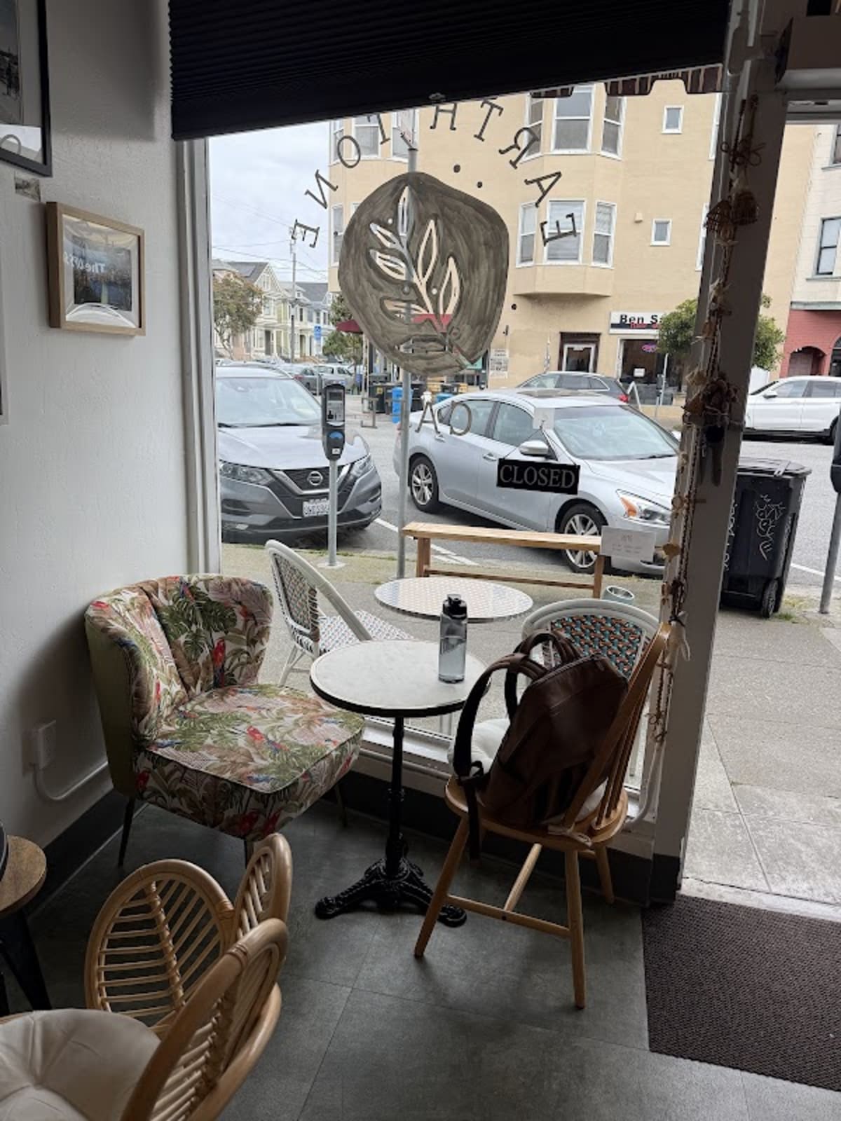 Earth Tone Cafe - Photo 4