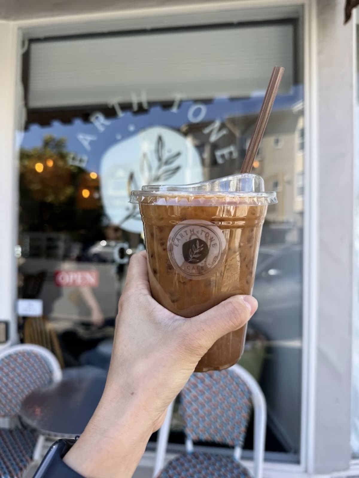 Earth Tone Cafe - Photo 5