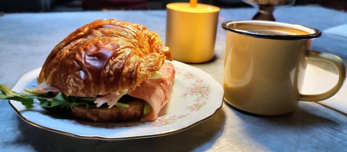 Hide & Seek - Photo 3