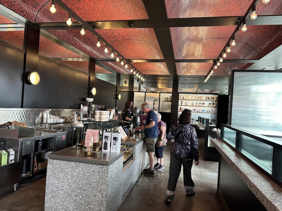 Intelligentsia Coffee Hollywood Coffeebar - Photo 4