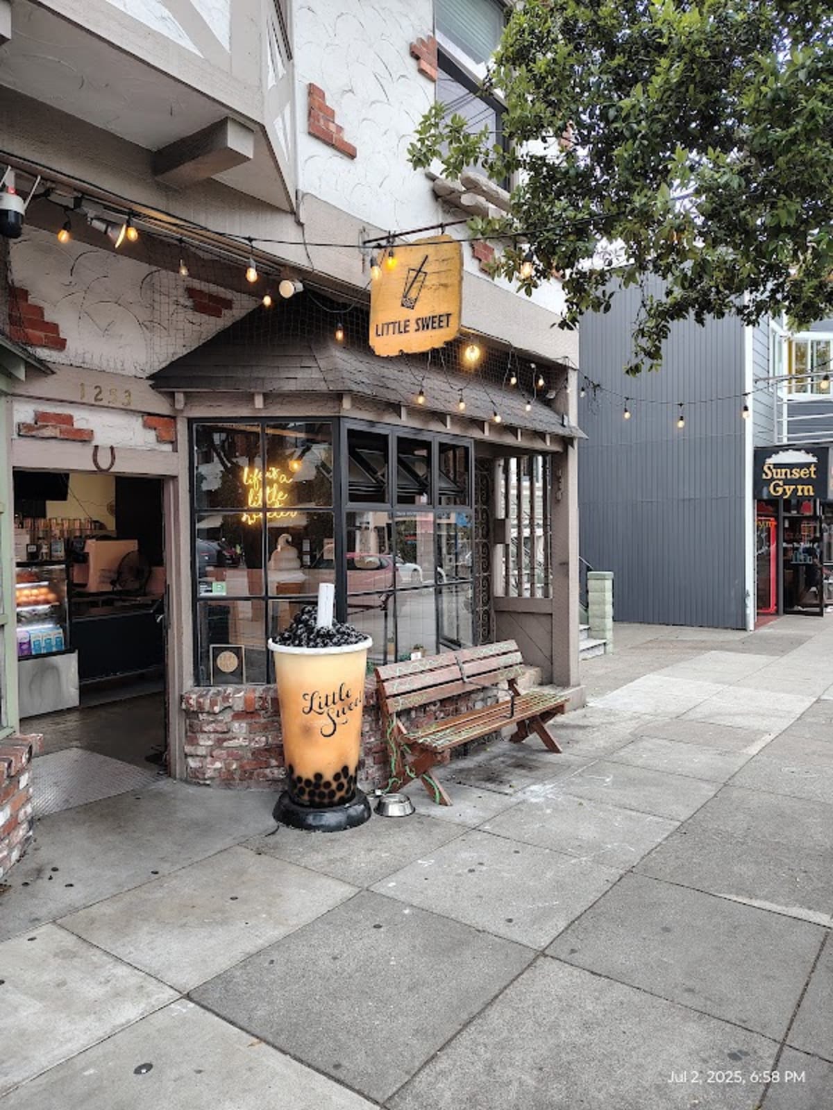 Little Sweet - Photo 1