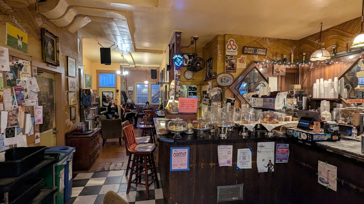 Simple Pleasures Cafe - Photo 3