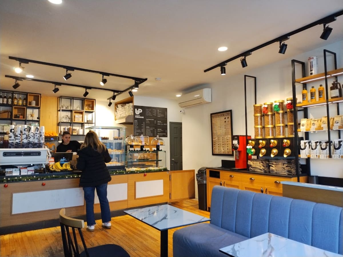 Under Pressure Coffee - Photo 4