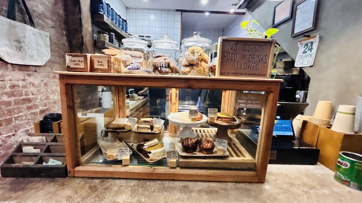 Urban Backyard - Photo 5