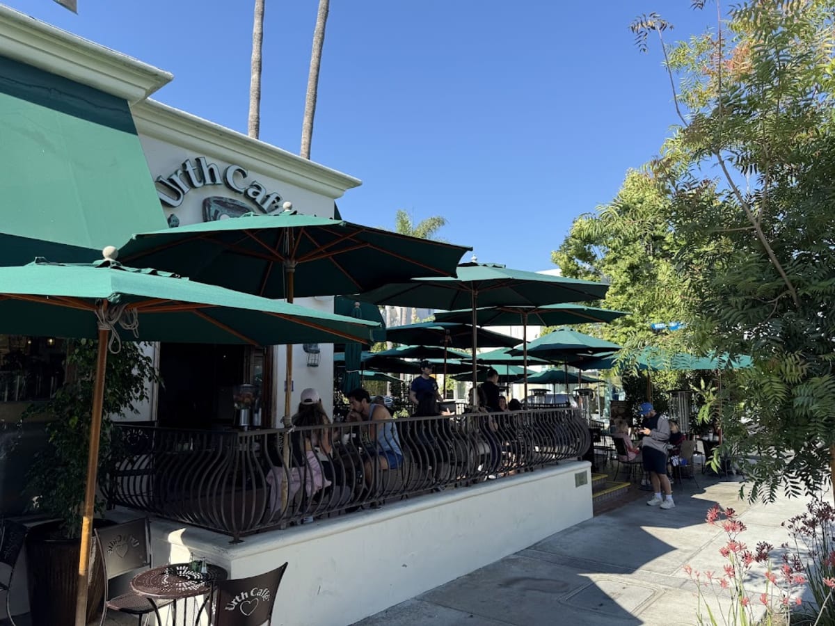 Urth Caffe Melrose - Photo 5