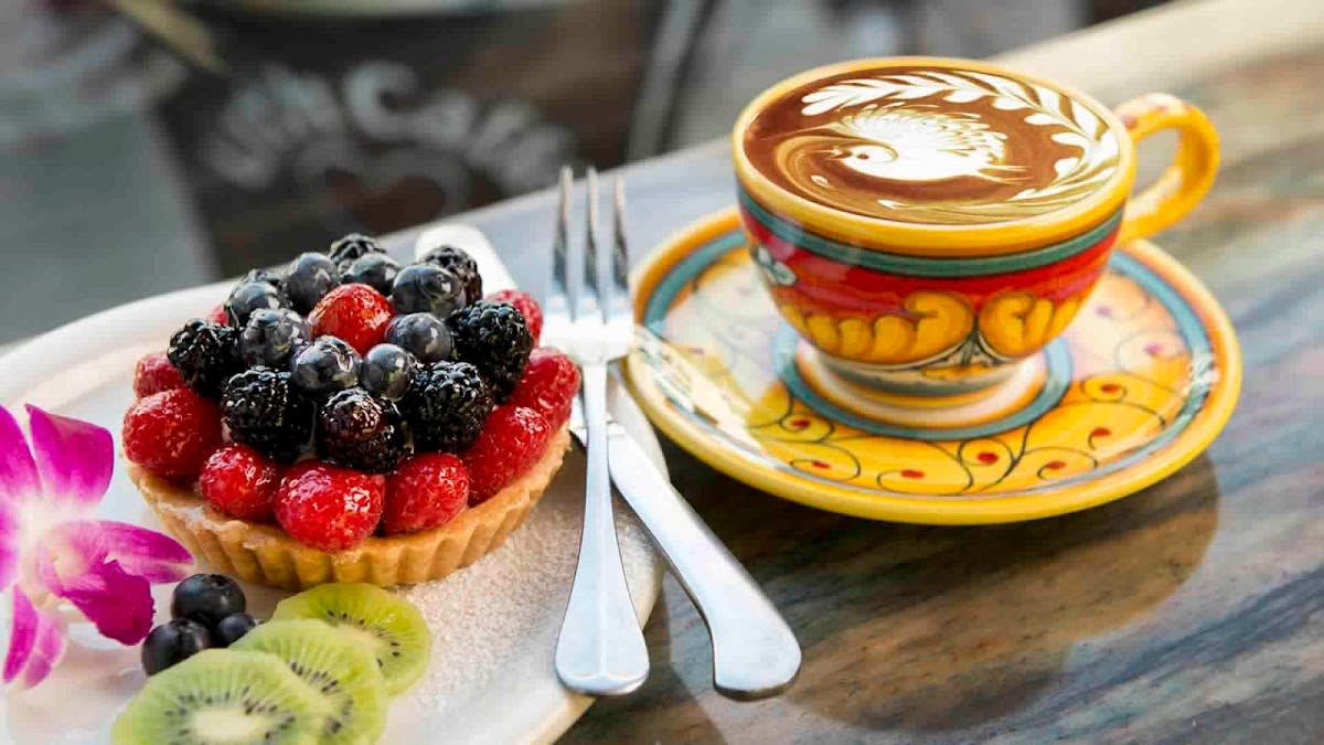 Urth Caffe Santa Monica - Photo 3