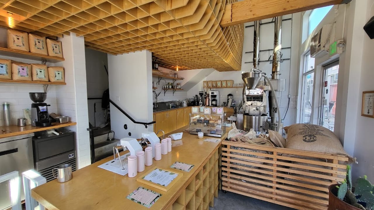 Earth Bean Coffee - Photo 4