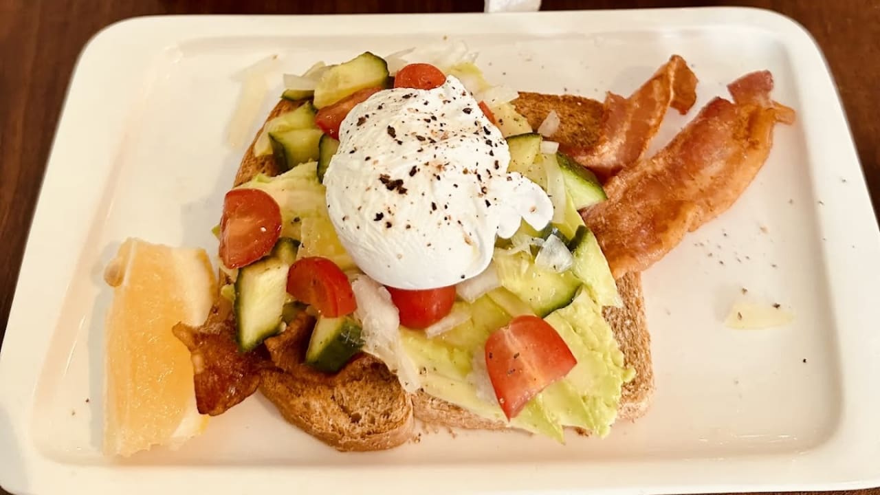 Fueling Station Cafe - Photo 4
