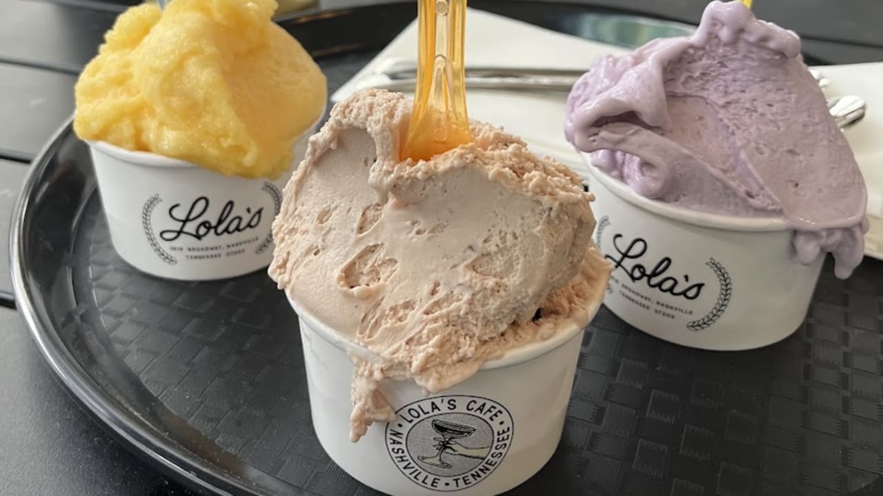 Lola's European Cafe - Photo 3
