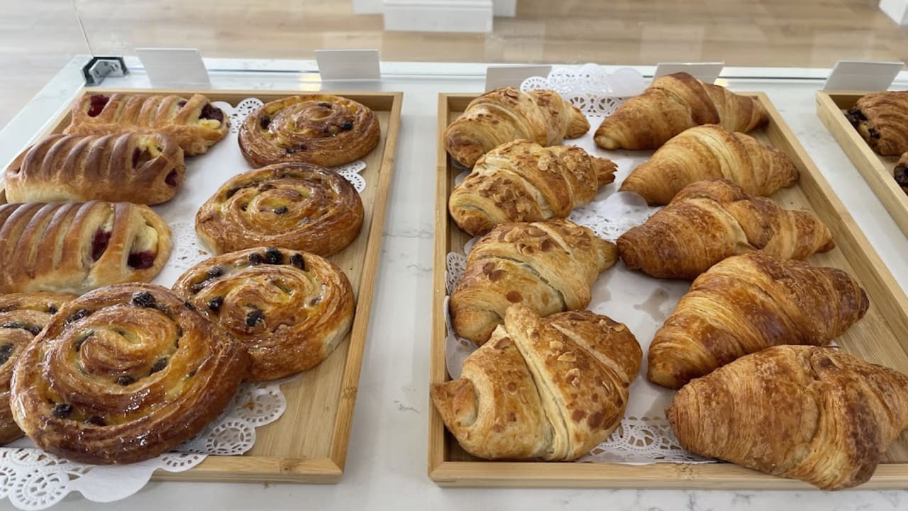 Paris Cafe - Photo 2