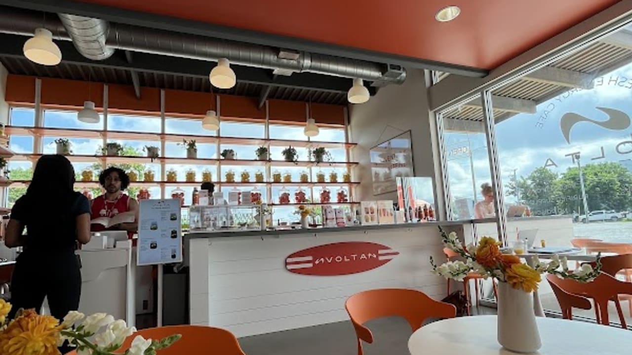 Volta Cafe - Photo 4