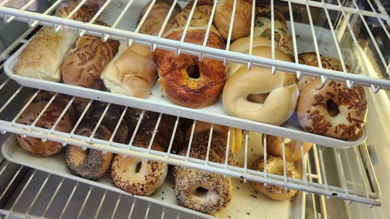 Allstar Donuts - Photo 3