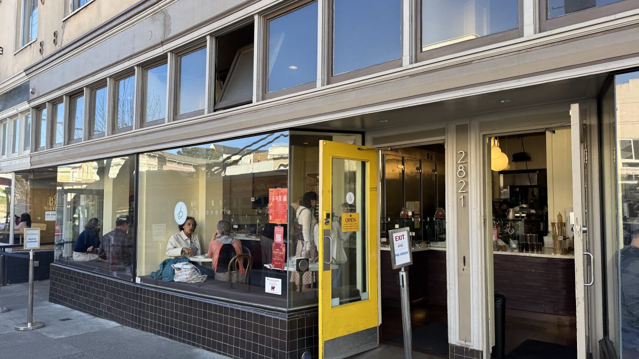 B. Patisserie - Photo 1