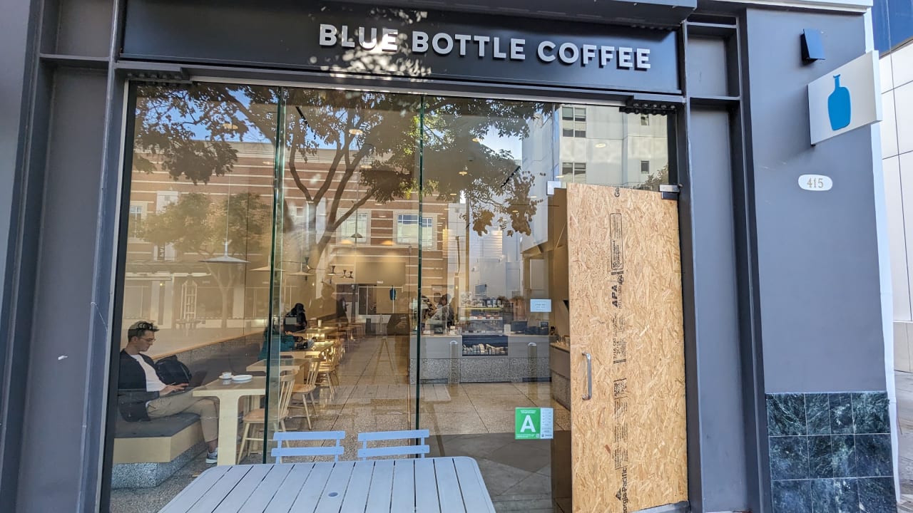 Blue Bottle Coffee - Photo 1