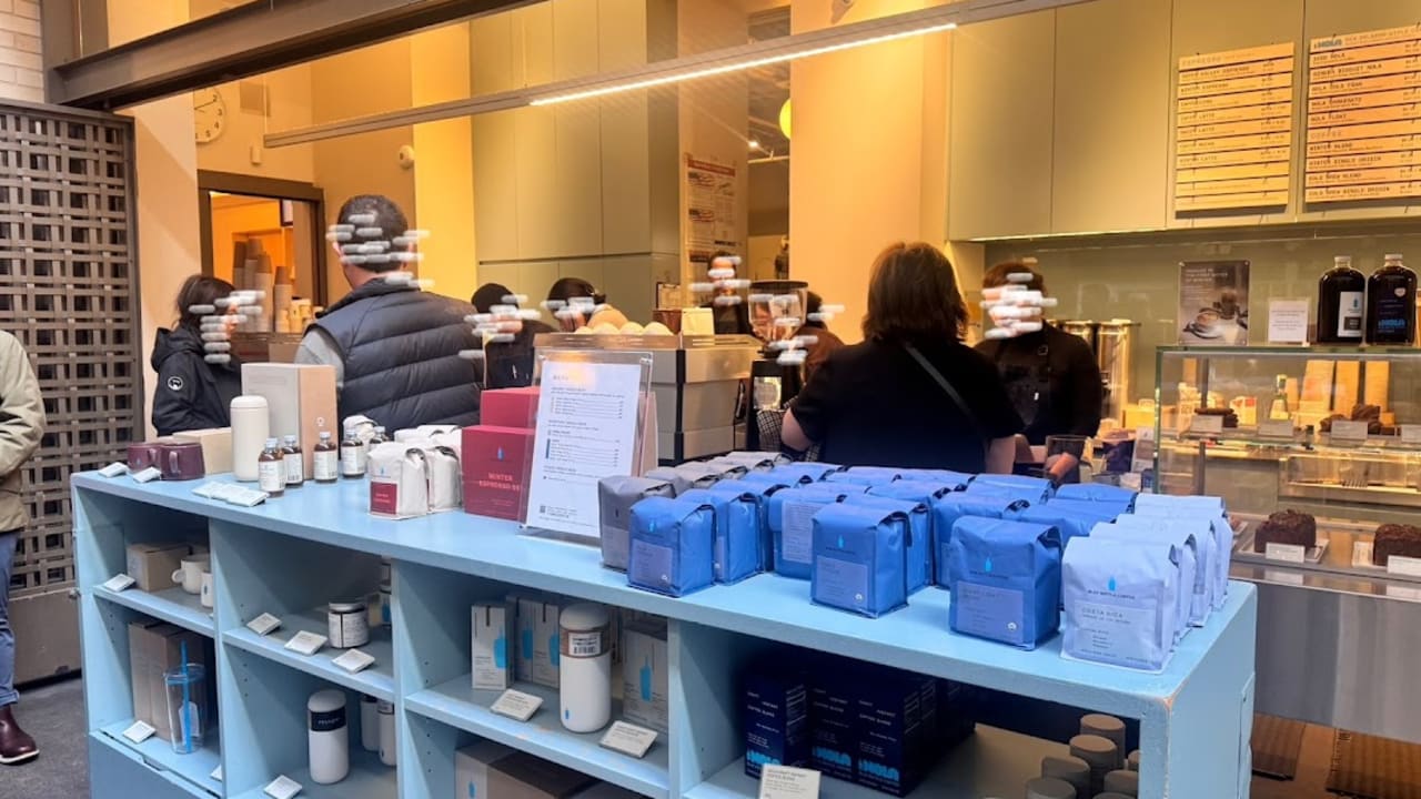 Blue Bottle Coffee - Photo 2
