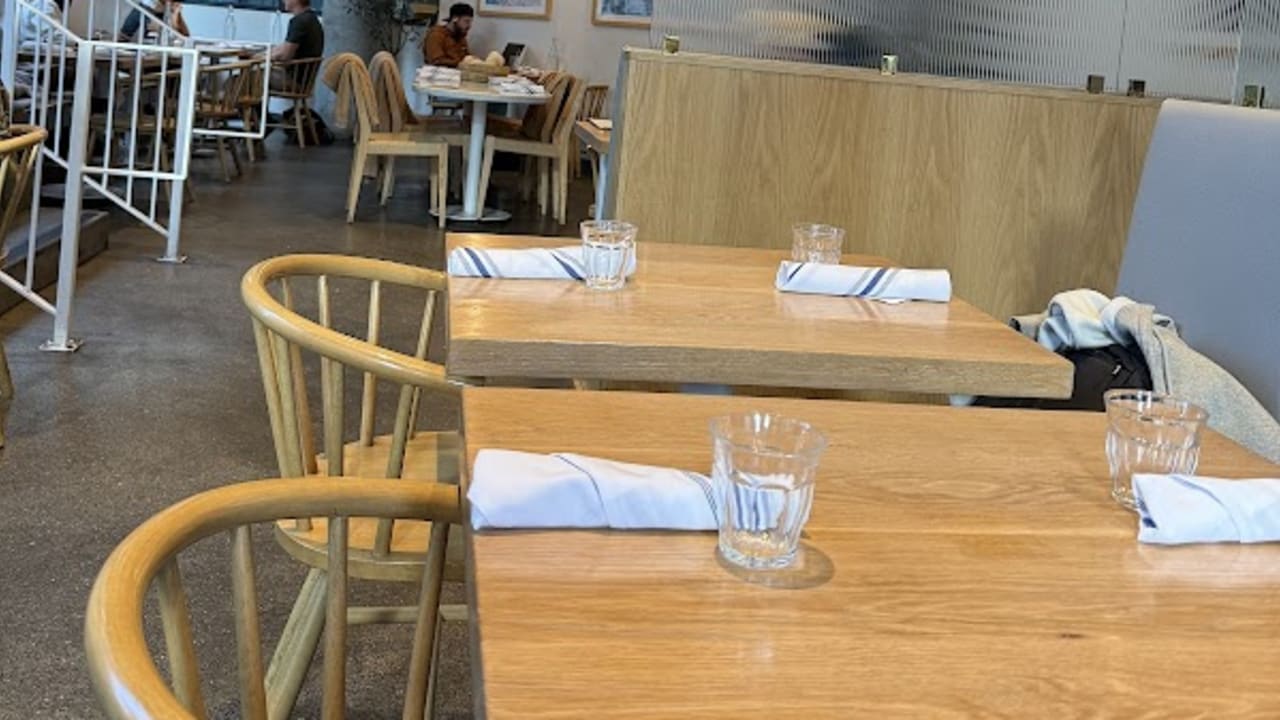 Bluestone Lane Avery Café - Photo 4