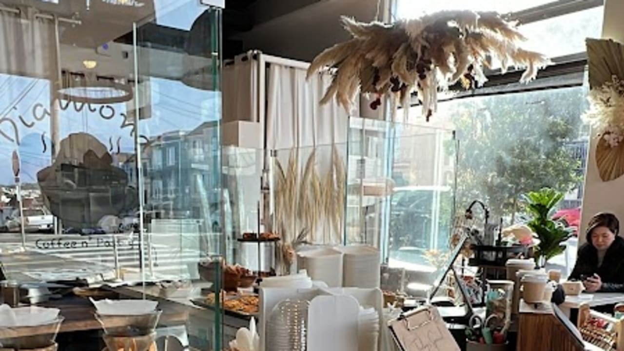 Diamond Coffee N’ Pastry - Photo 1