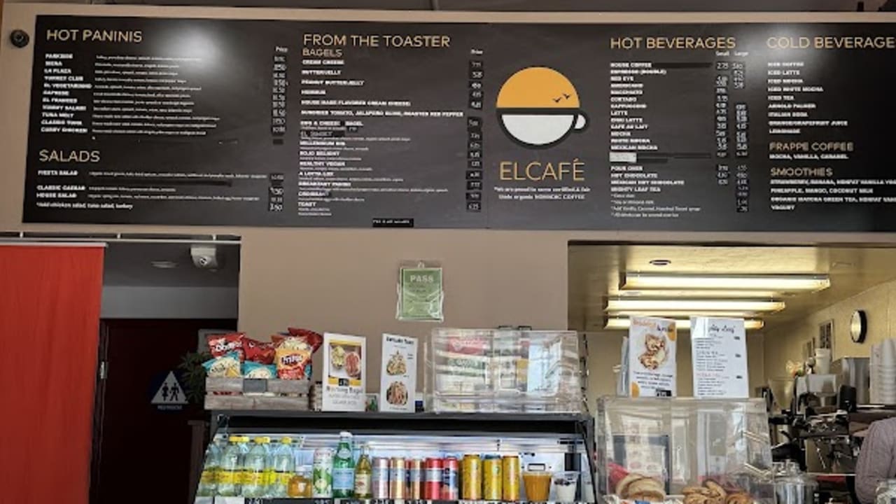 El Cafe - Photo 3