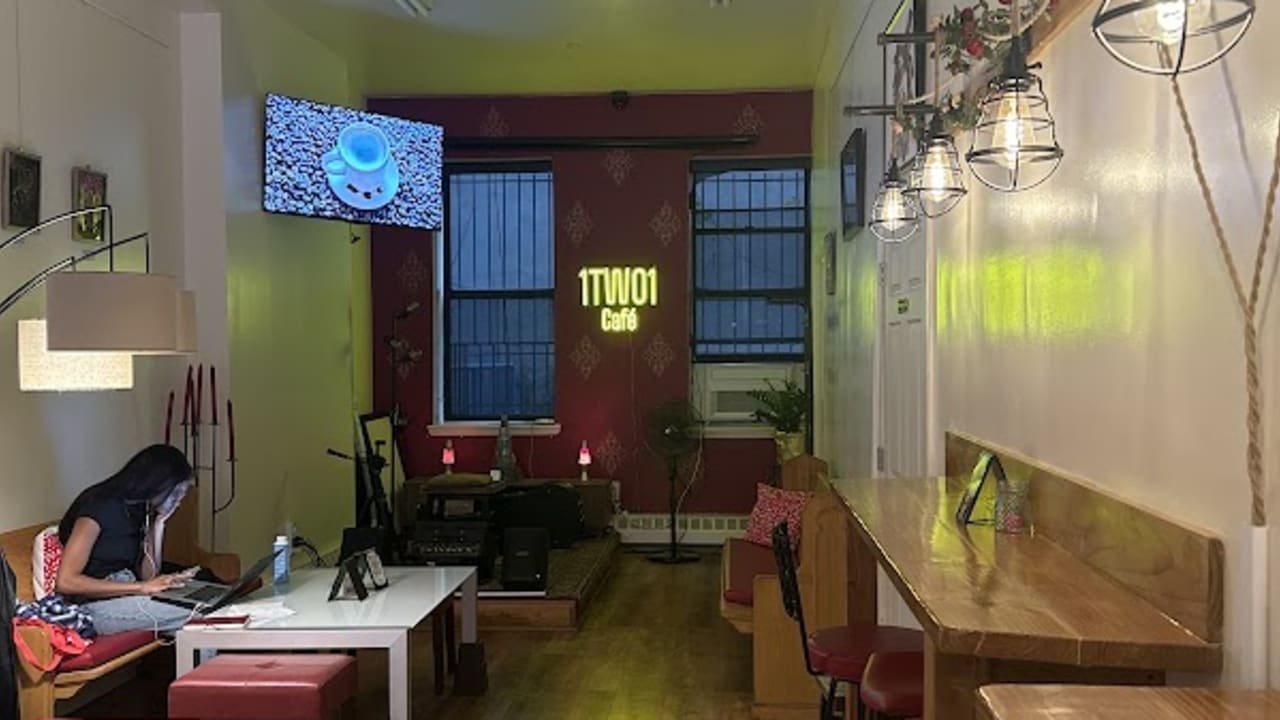 OneTwoOne Café - Photo 5