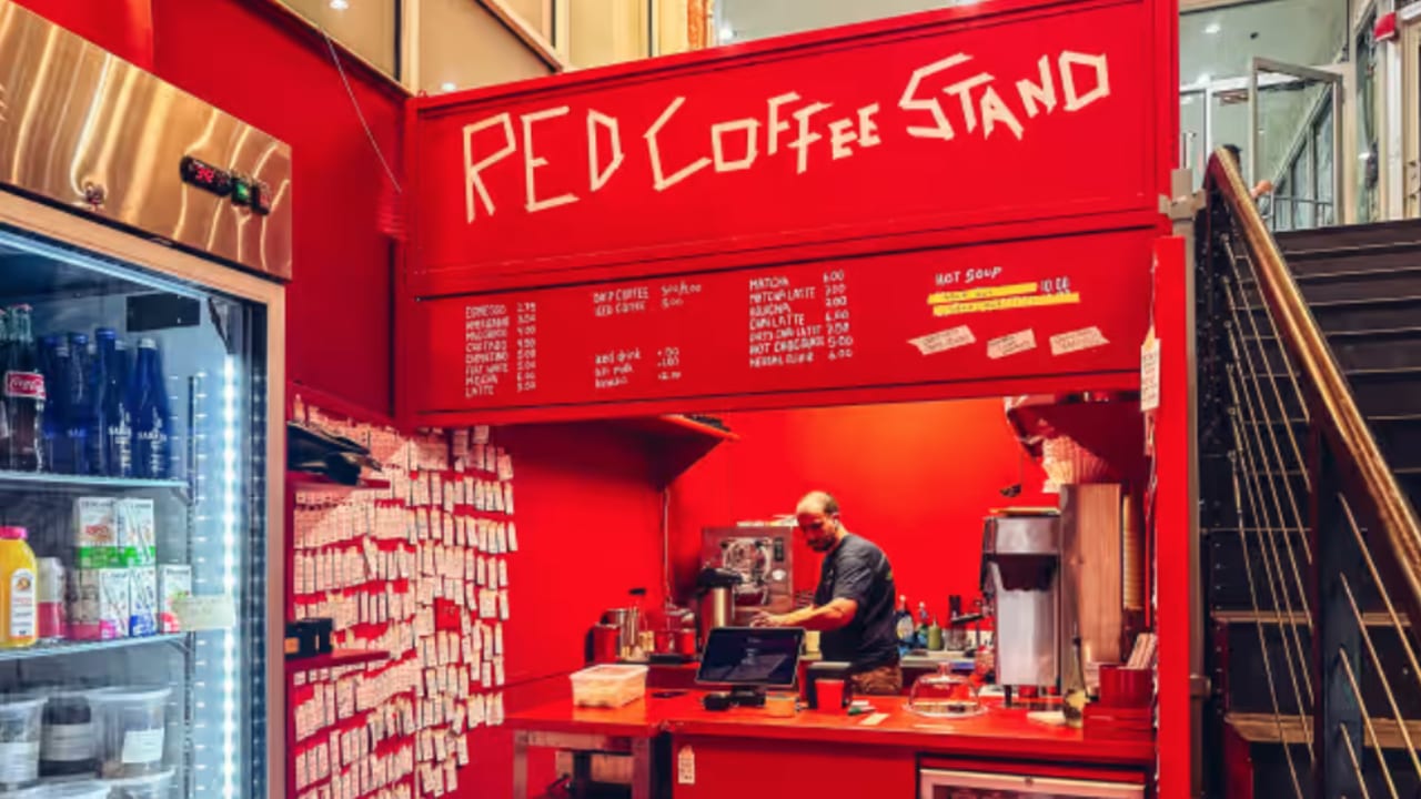 Red Coffee Stand - Photo 1