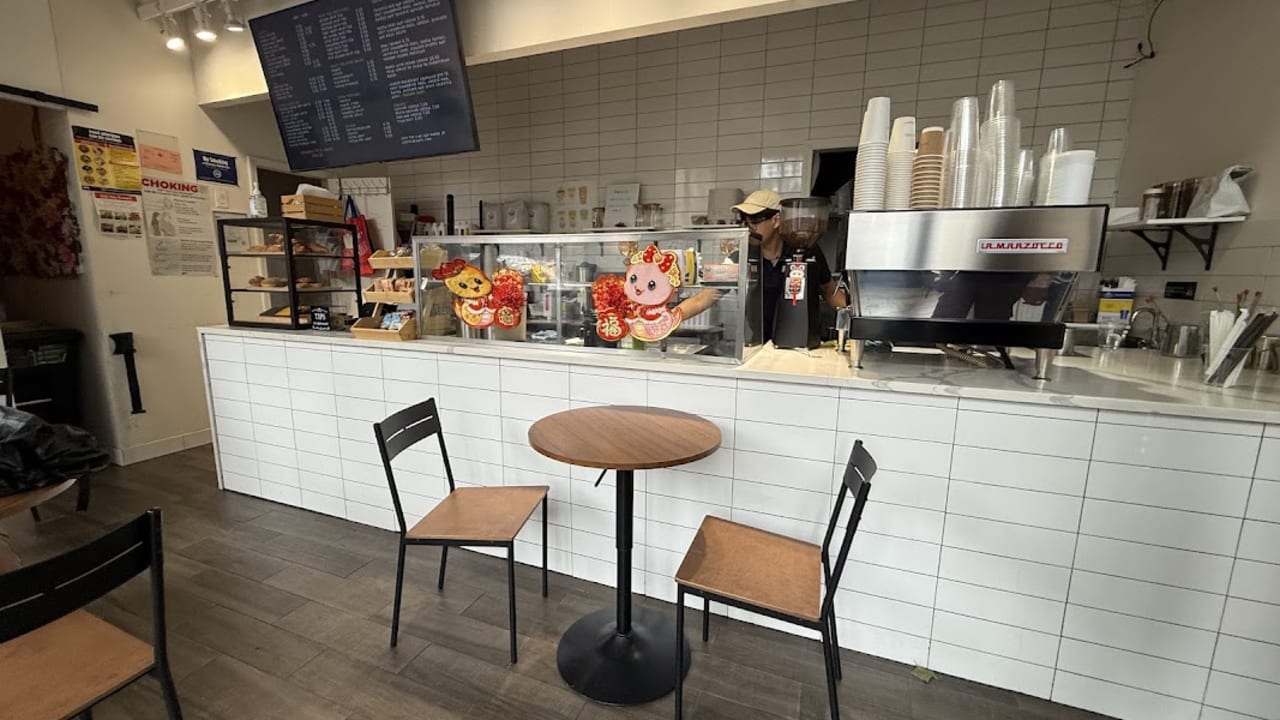 Sippy Cafe - Photo 4