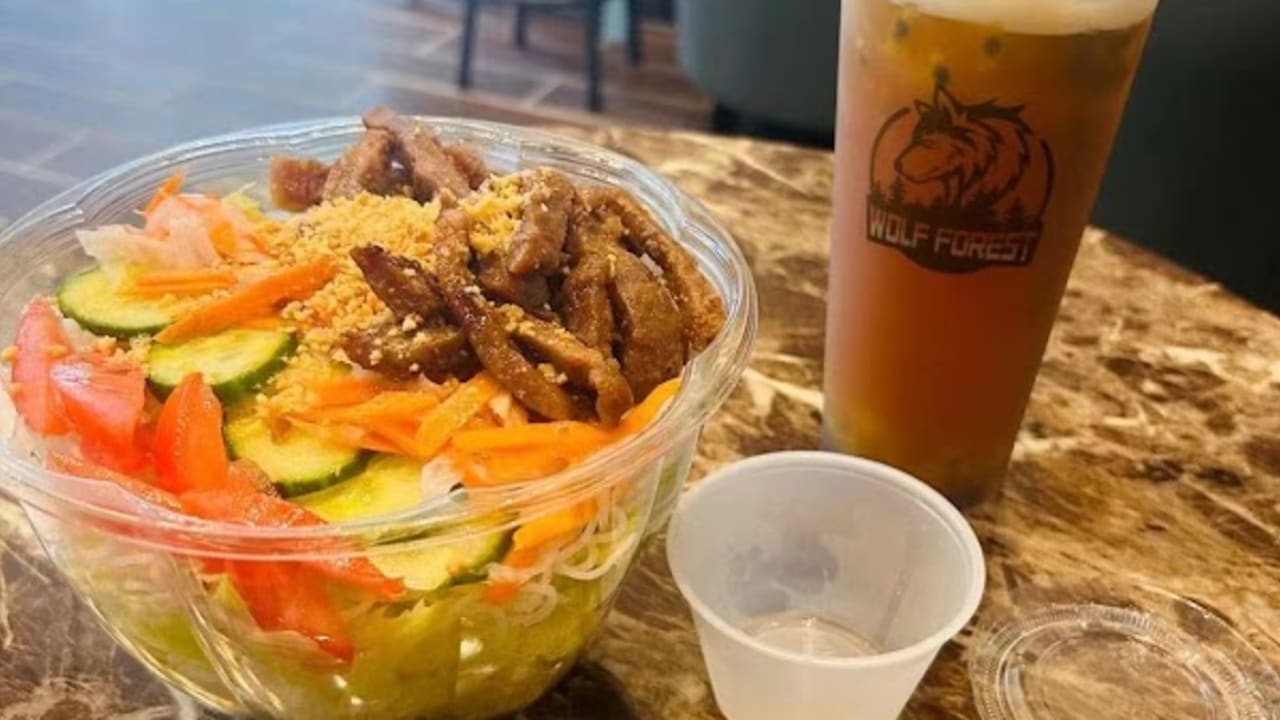 Wolf forest cafe - Photo 2