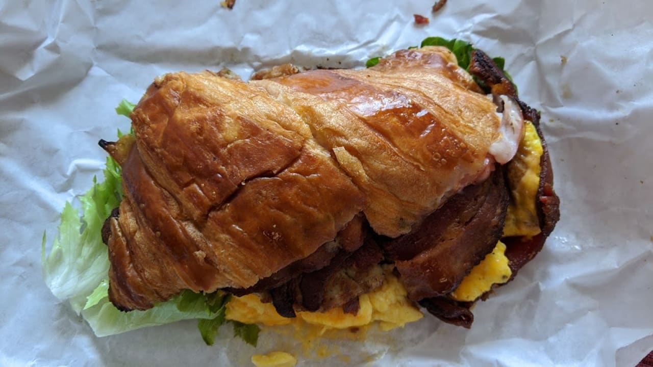 Yonkers Cafe - Photo 2
