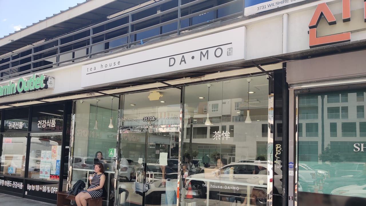 Damo β matcha shop interior or drinks