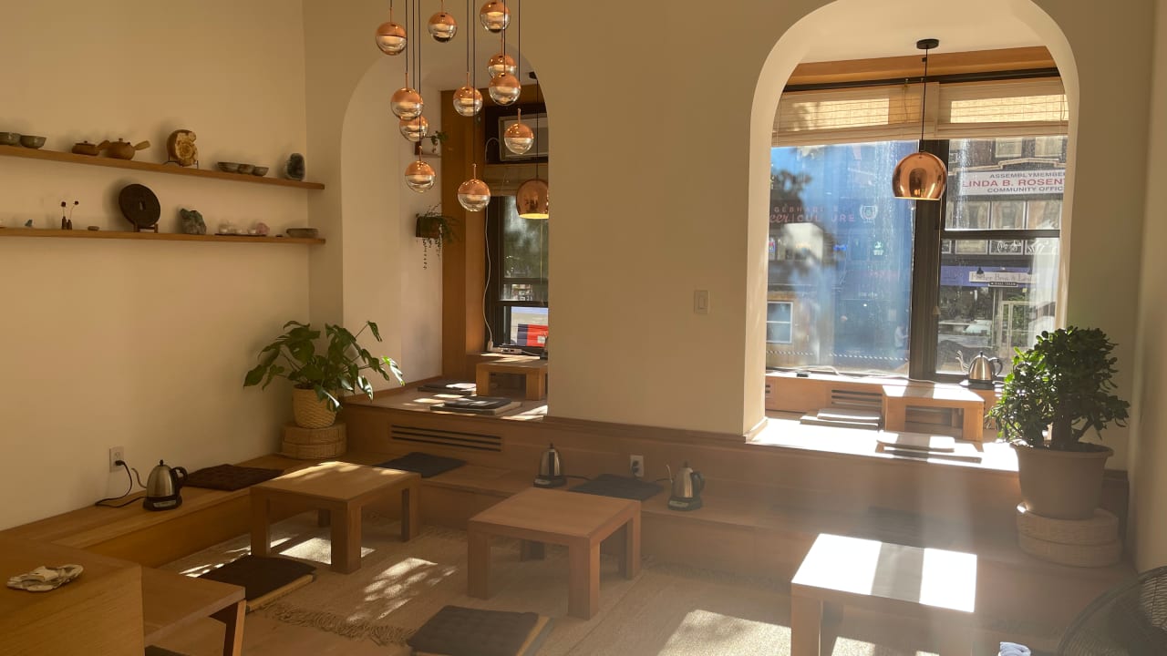 Floating Mountain Tea House |2nd Floor| β matcha shop interior or drinks