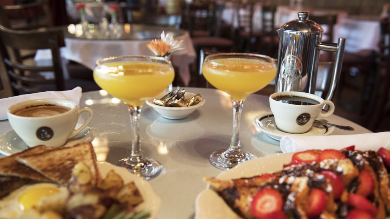 Café Intermezzo - Nashville - Photo 2