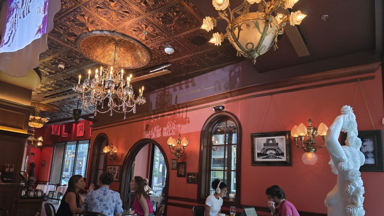 Café Intermezzo - Nashville - Photo 5