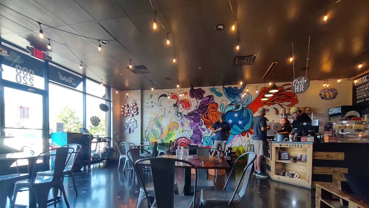 Bella Vista Coffee Shop and Latin Brunch - Photo 3