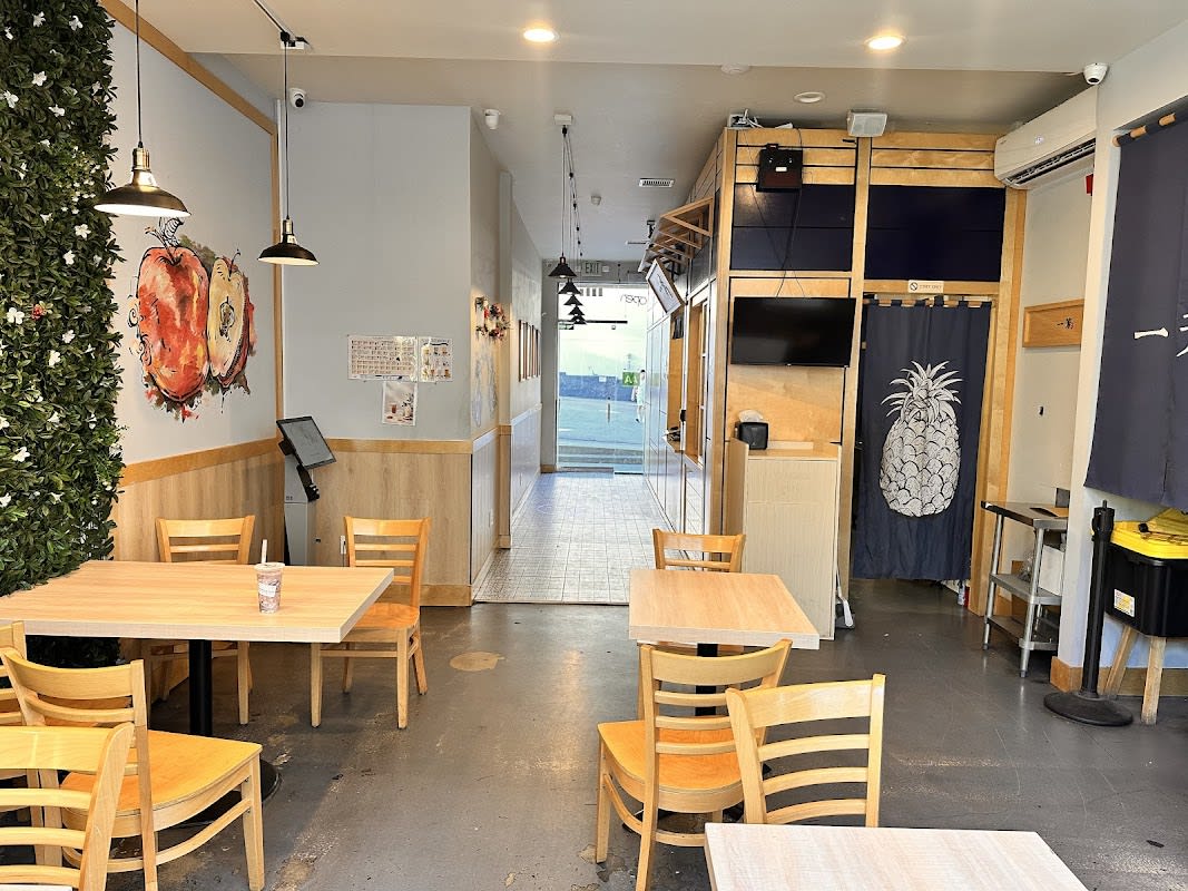 Yifang Taiwan Fruit Tea thumbnail