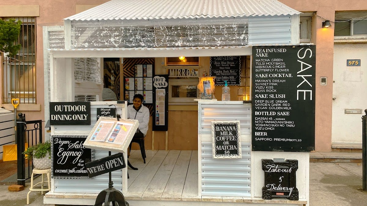 MIRROR tea house thumbnail