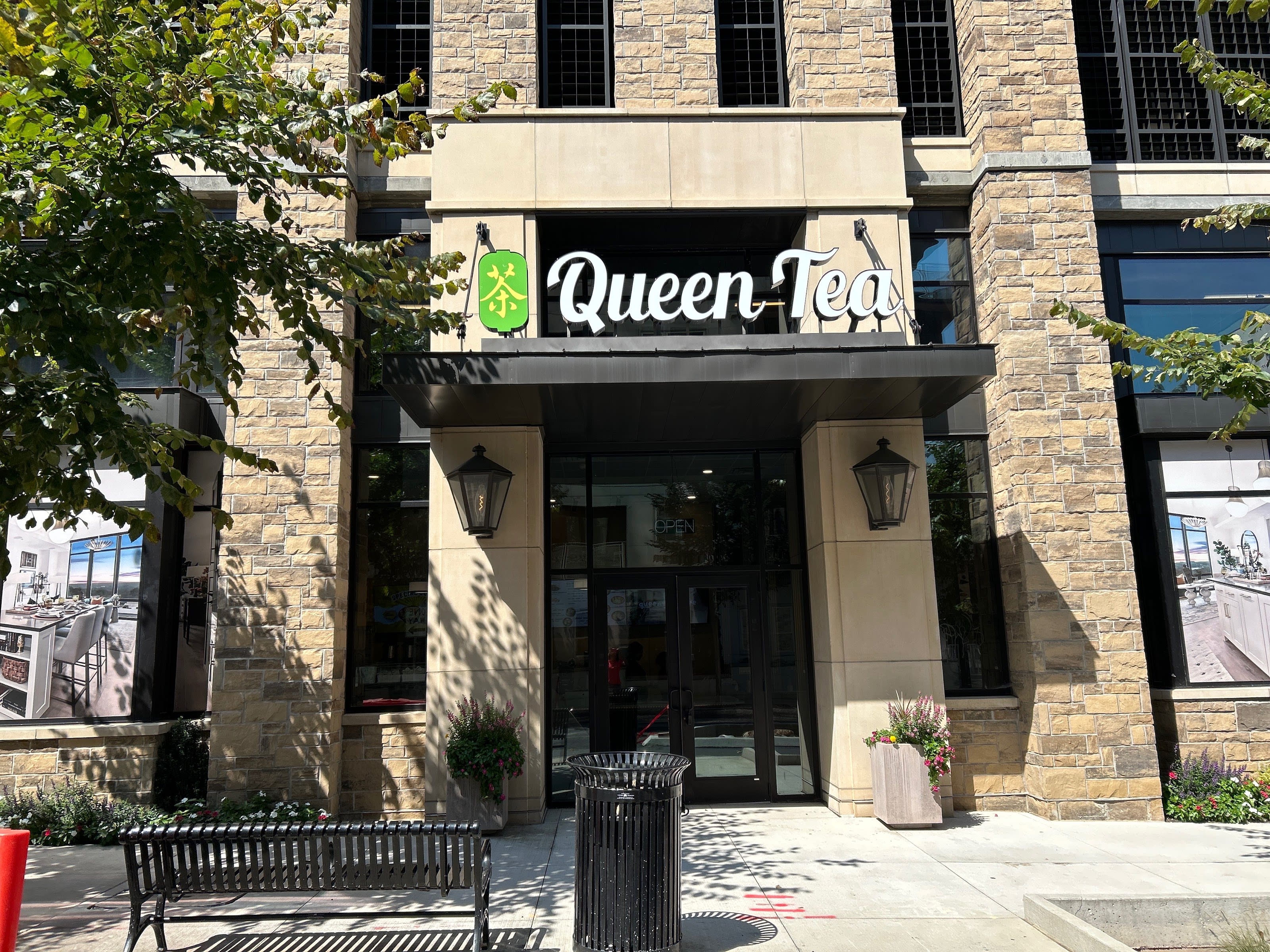 Queen Tea thumbnail
