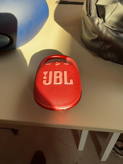 JBL Clip 4