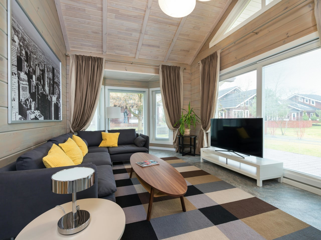 Rumah dengan Panel Kayu