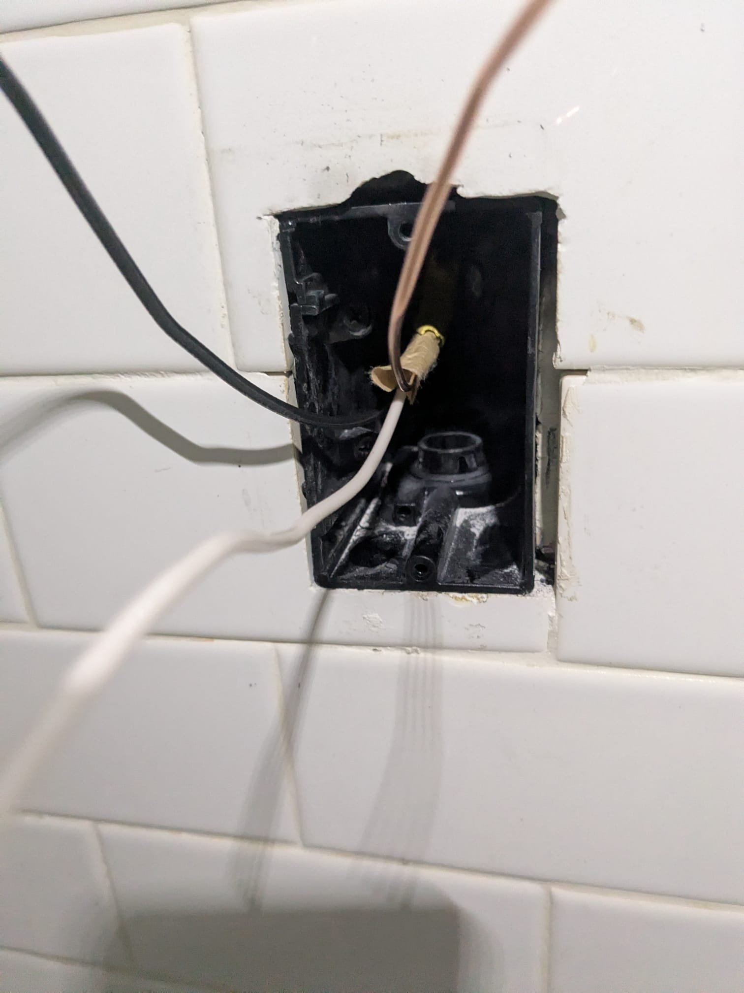 Aardvark Electric, Inc. ensures meticulous attention to detail, even in challenging indoor installations.