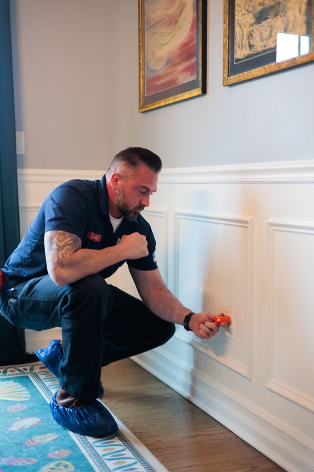 Ensure your home's electrical safety with Guaranteed Service; where professionalism meets reliability.