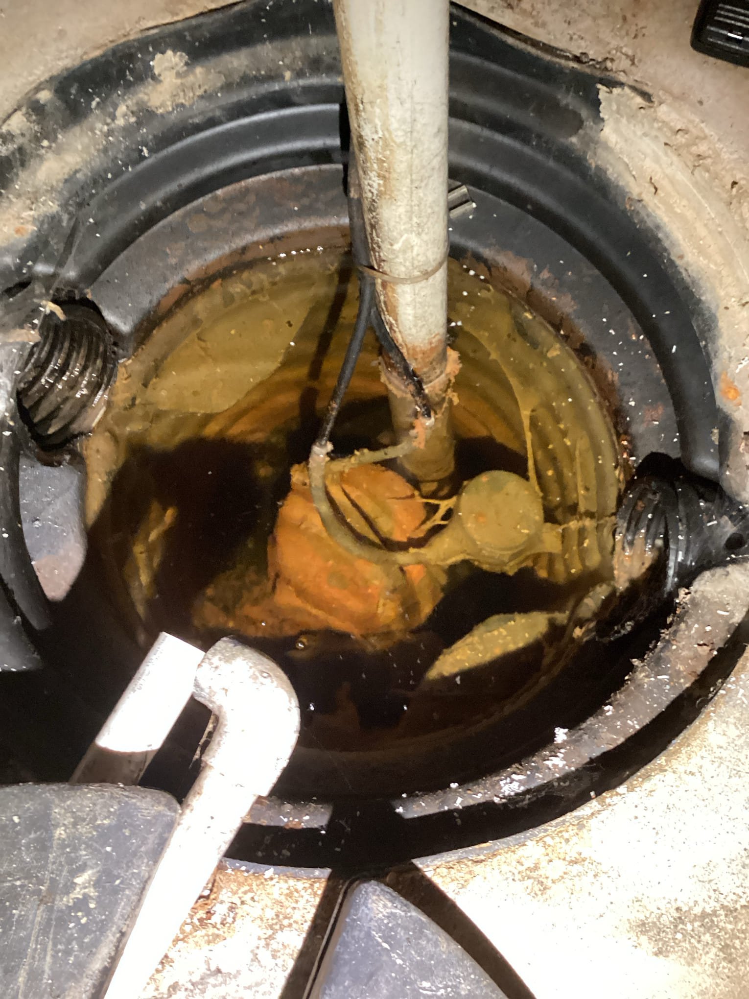 Ensure your home is protected from water damage with expert sump pump services from Summers Plumbing Heating & Cooling.