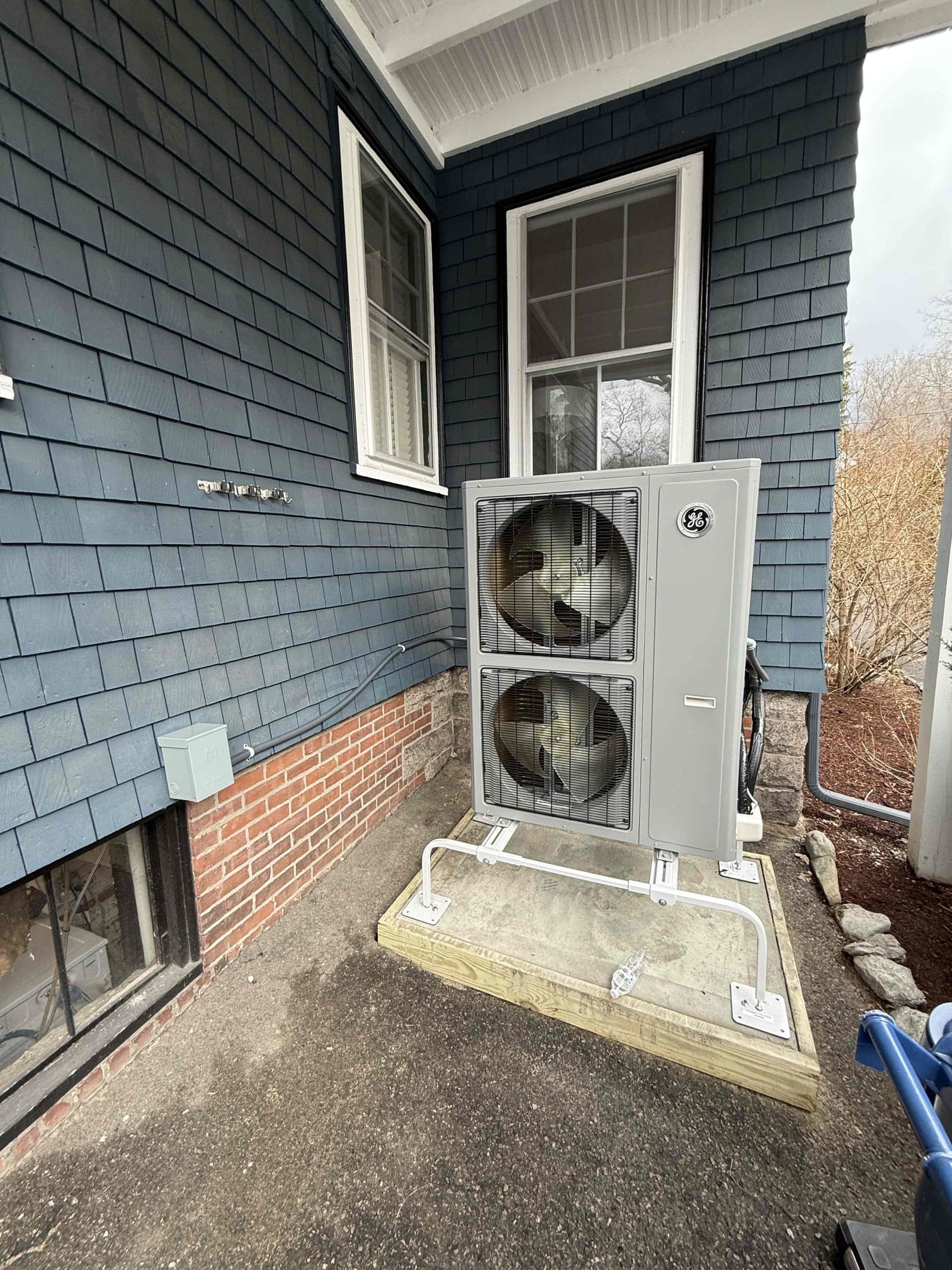 Experience top-notch HVAC solutions with Akian Plumbing, Heating, Cooling & Electric, where expert installations ensure your comfort and reliability.