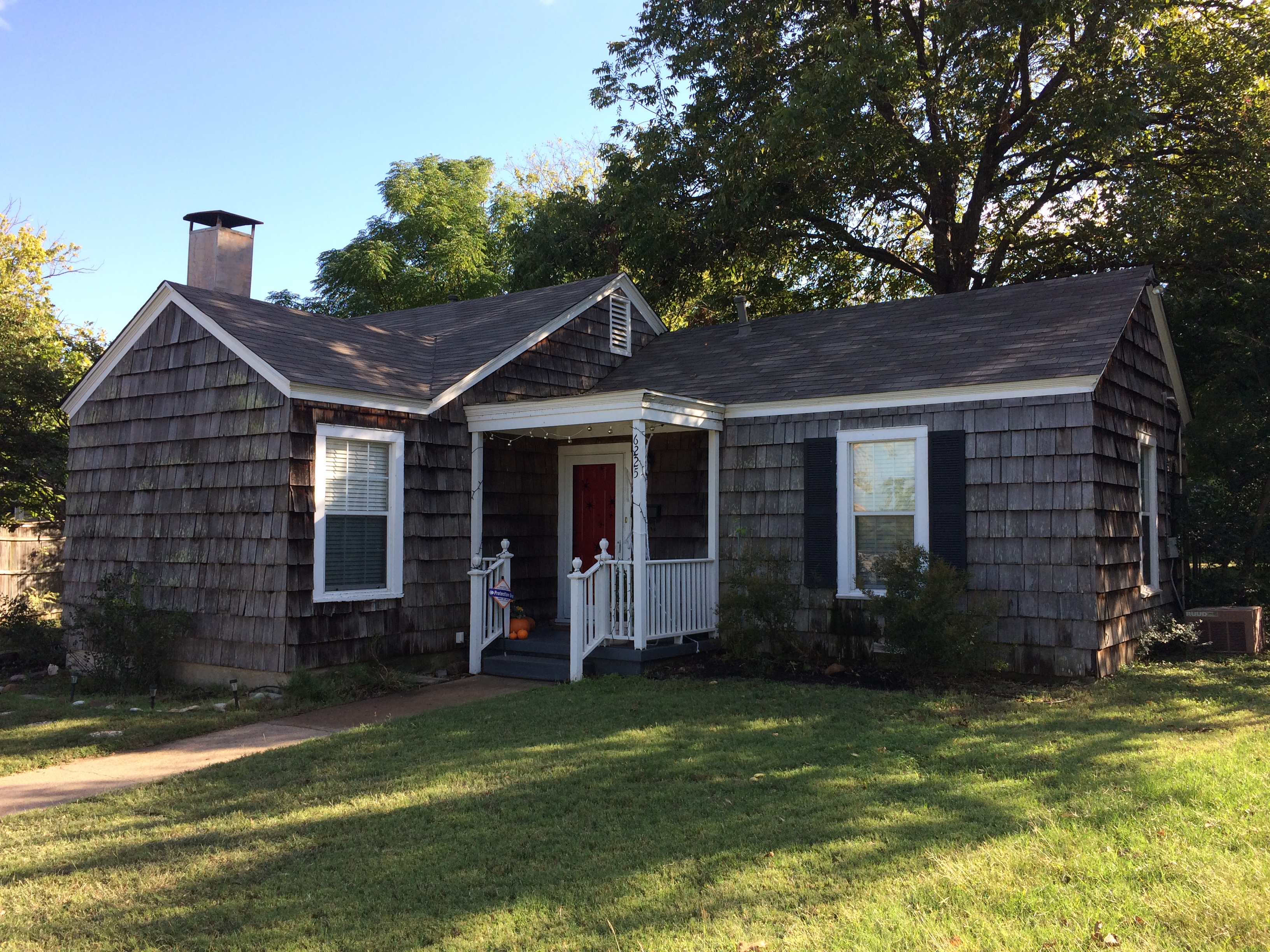 Enhance your home's curb appeal with Americana Roofing's expert services, ensuring quality and professionalism.