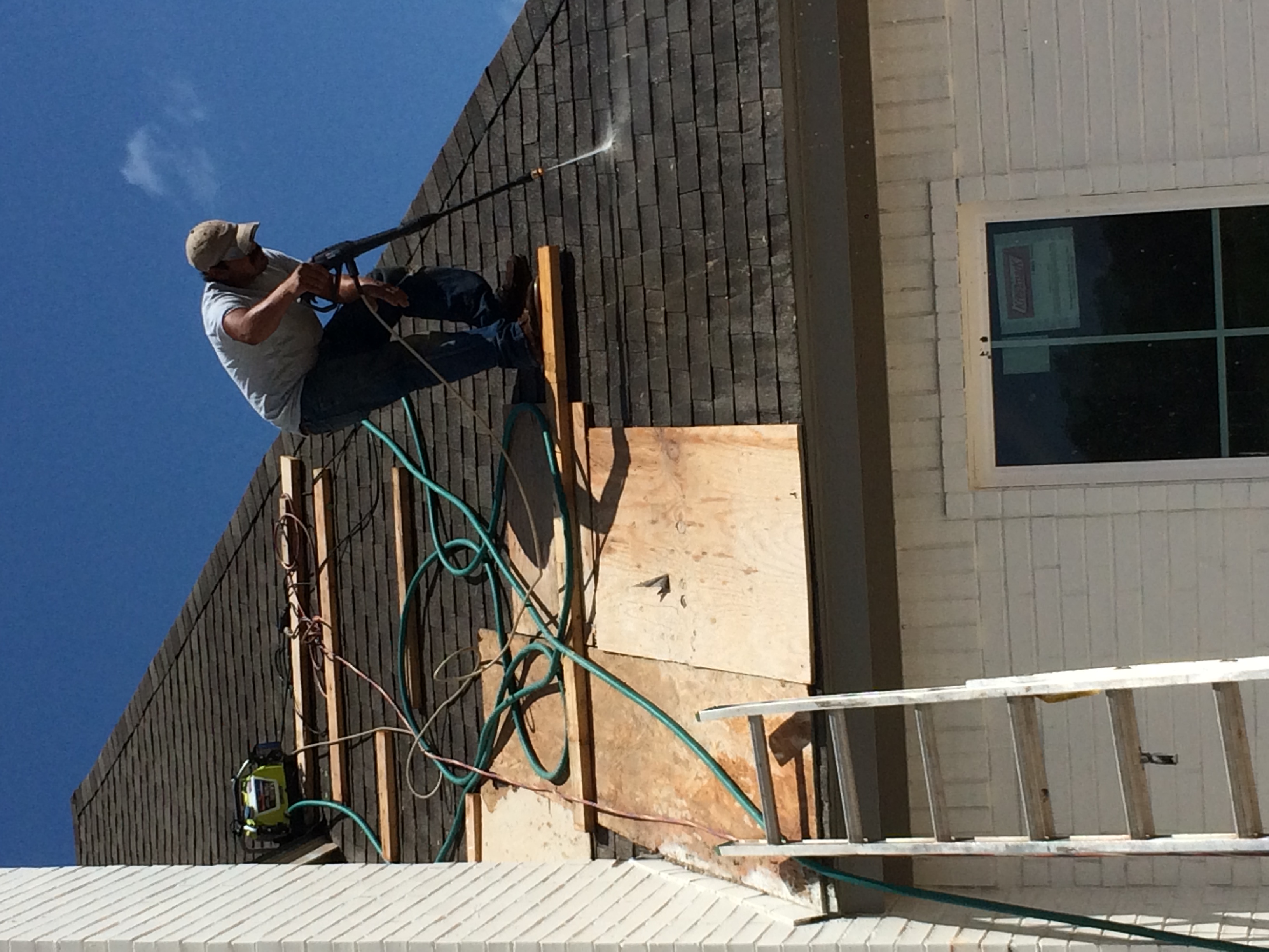 Americana Roofing: Expert roof cleaning and repair to ensure long-lasting protection for your home.