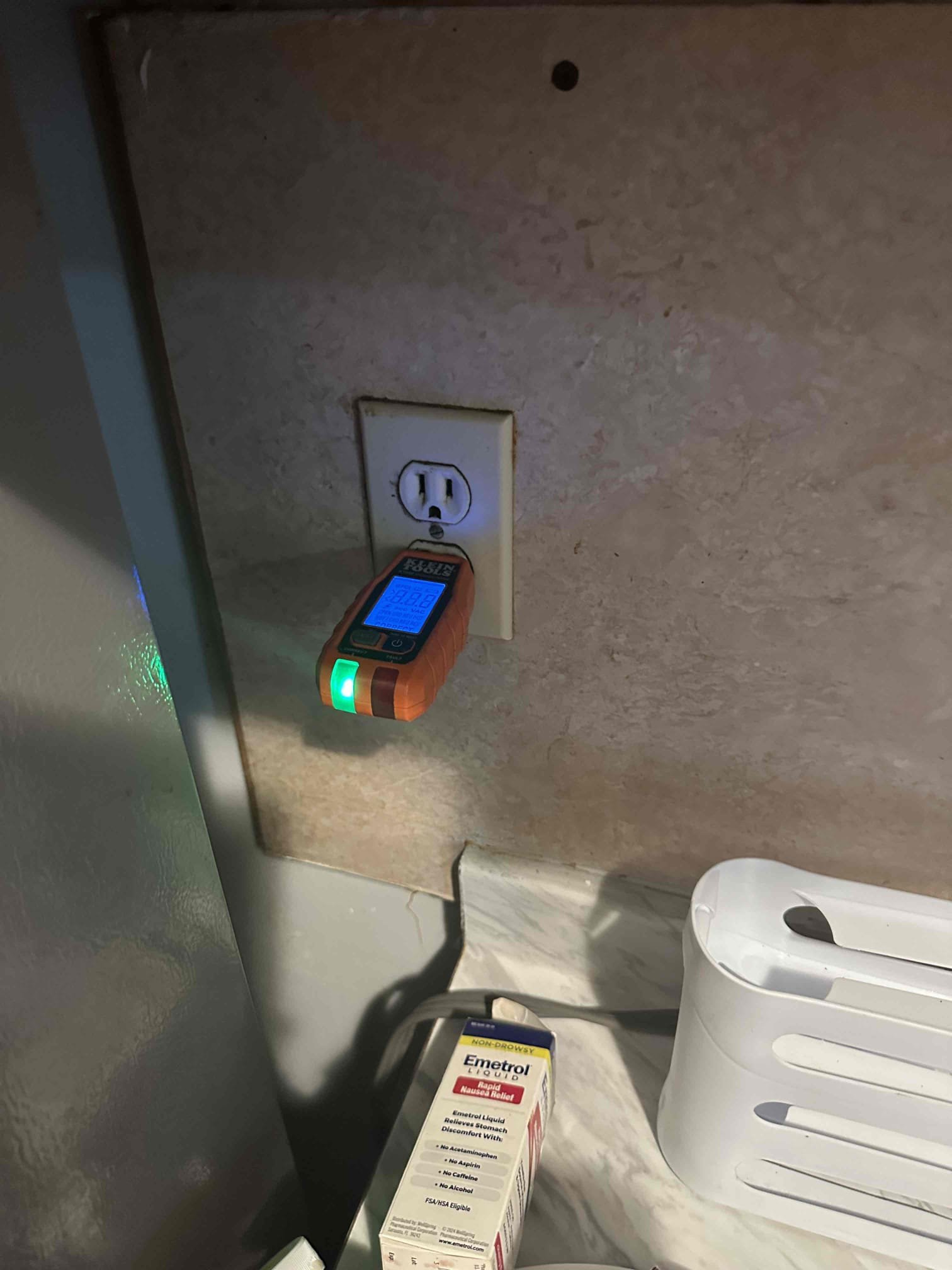 Ensure your home's electrical safety with expert services from our trusted team!