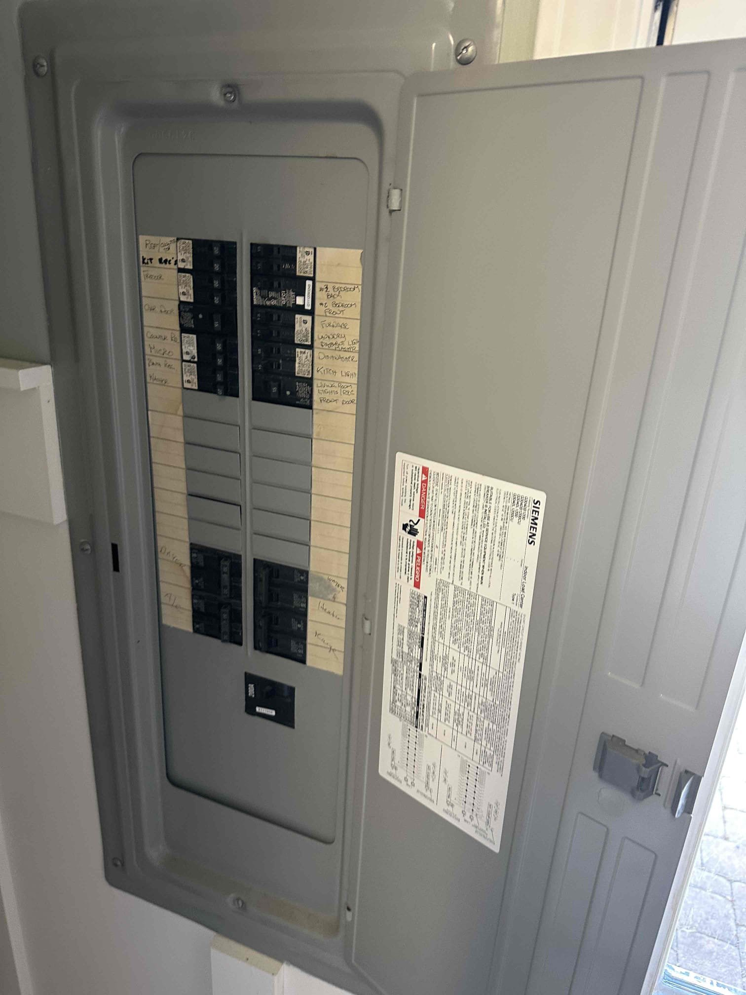 At Aardvark Electric, Inc., we ensure your electrical panel is organized and up-to-date for safety and efficiency.