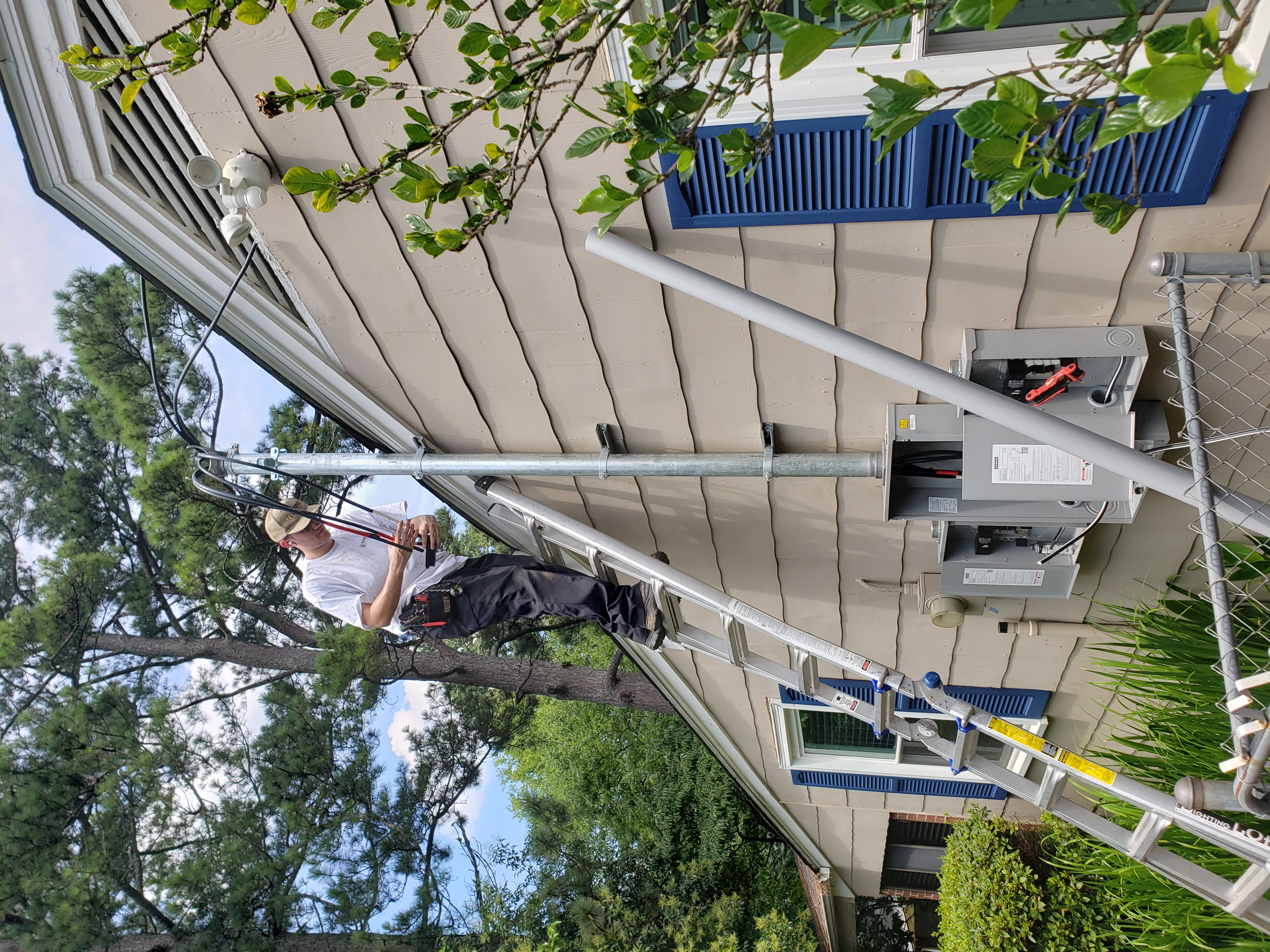 Aardvark Electric, Inc. shows dependable residential service with skilled technicians working safely to restore reliable power.